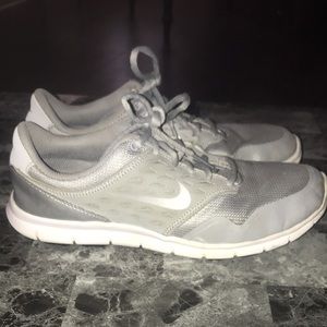 Women’s Tennis Shoes.